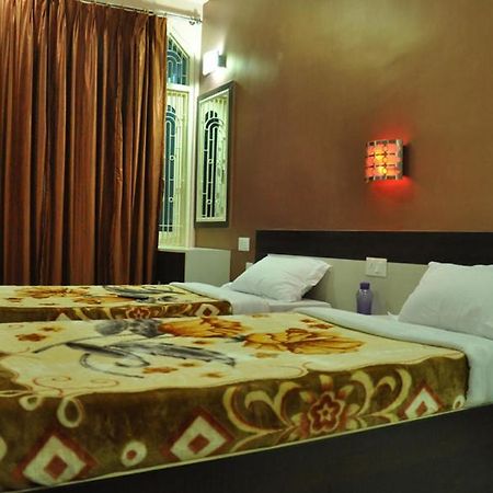 Hotel Kiran Palace Varanasi Exteriör bild