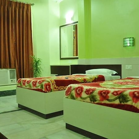 Hotel Kiran Palace Varanasi Exteriör bild