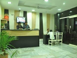 Hotel Kiran Palace Varanasi Exteriör bild