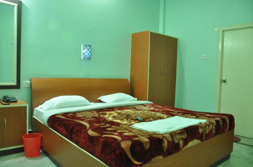 Hotel Kiran Palace Varanasi Rum bild