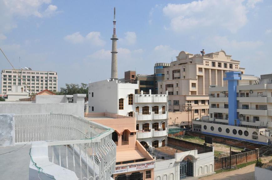 Hotel Kiran Palace Varanasi Exteriör bild