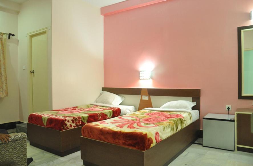 Hotel Kiran Palace Varanasi Exteriör bild