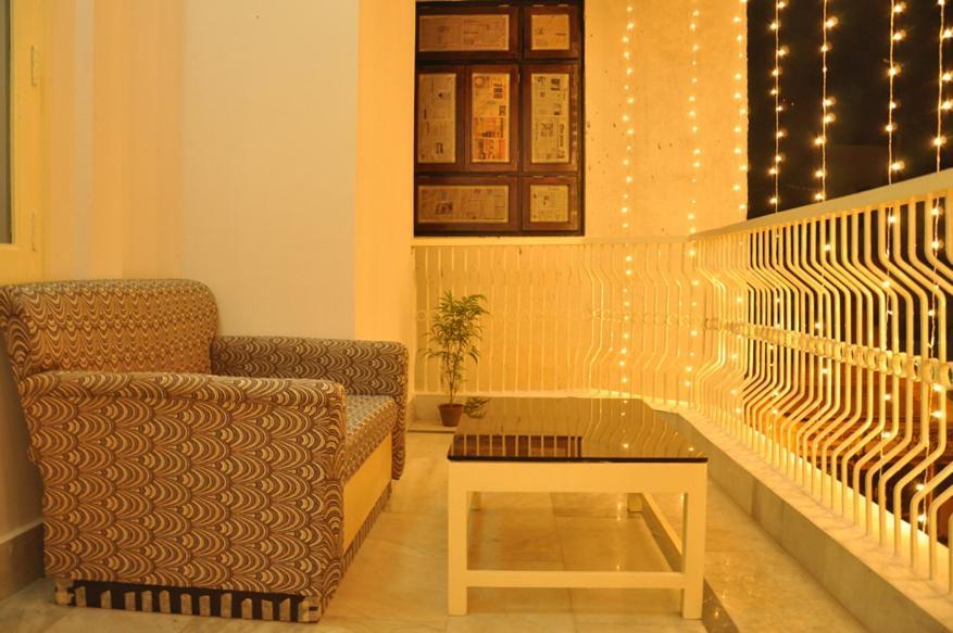 Hotel Kiran Palace Varanasi Exteriör bild